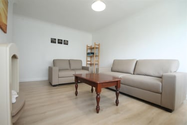 2 bed flat, Lonsdale Court, Jesmond, Newcastle, NE23HF - Image 1